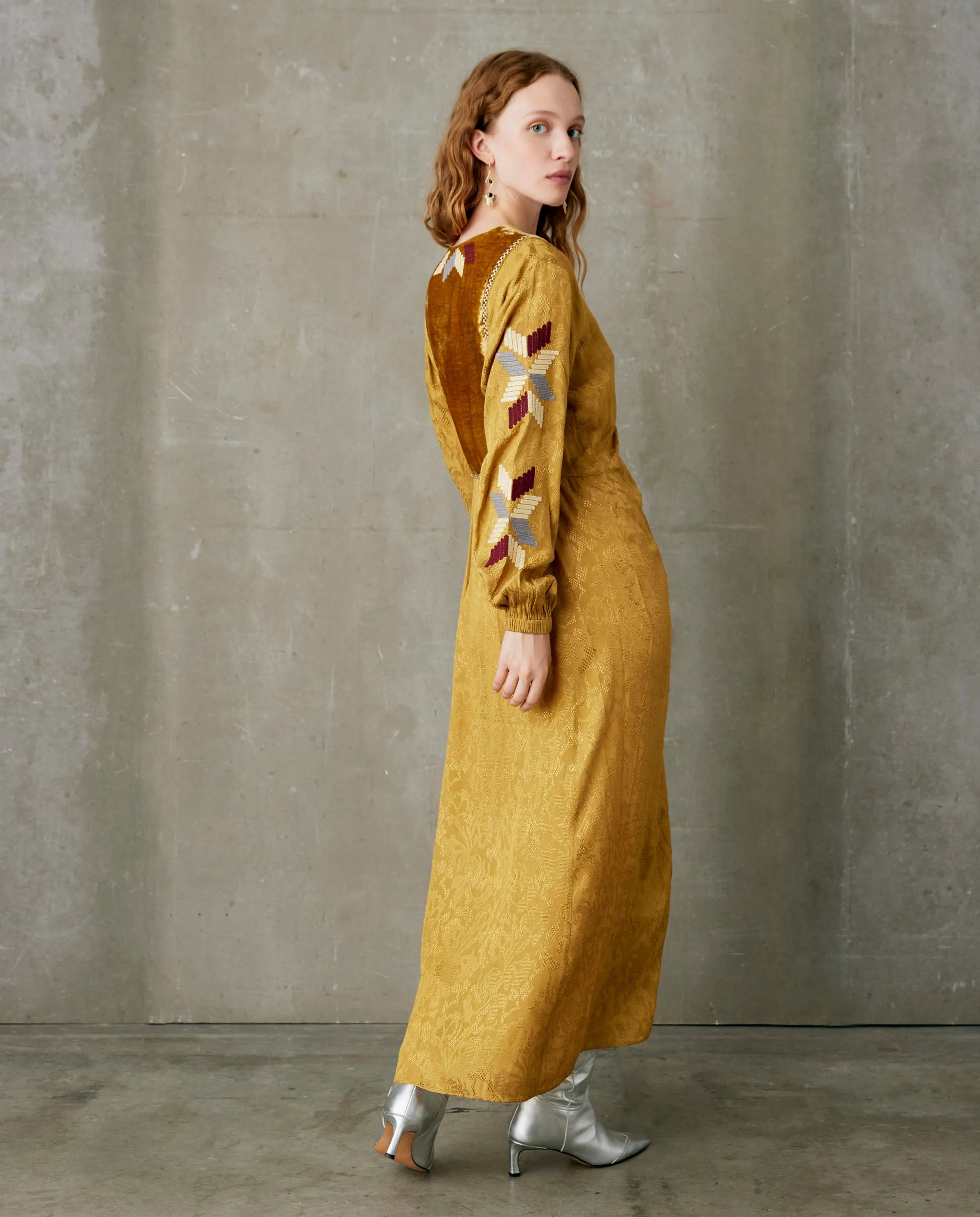 AMPARO | Vestido midi manga larga