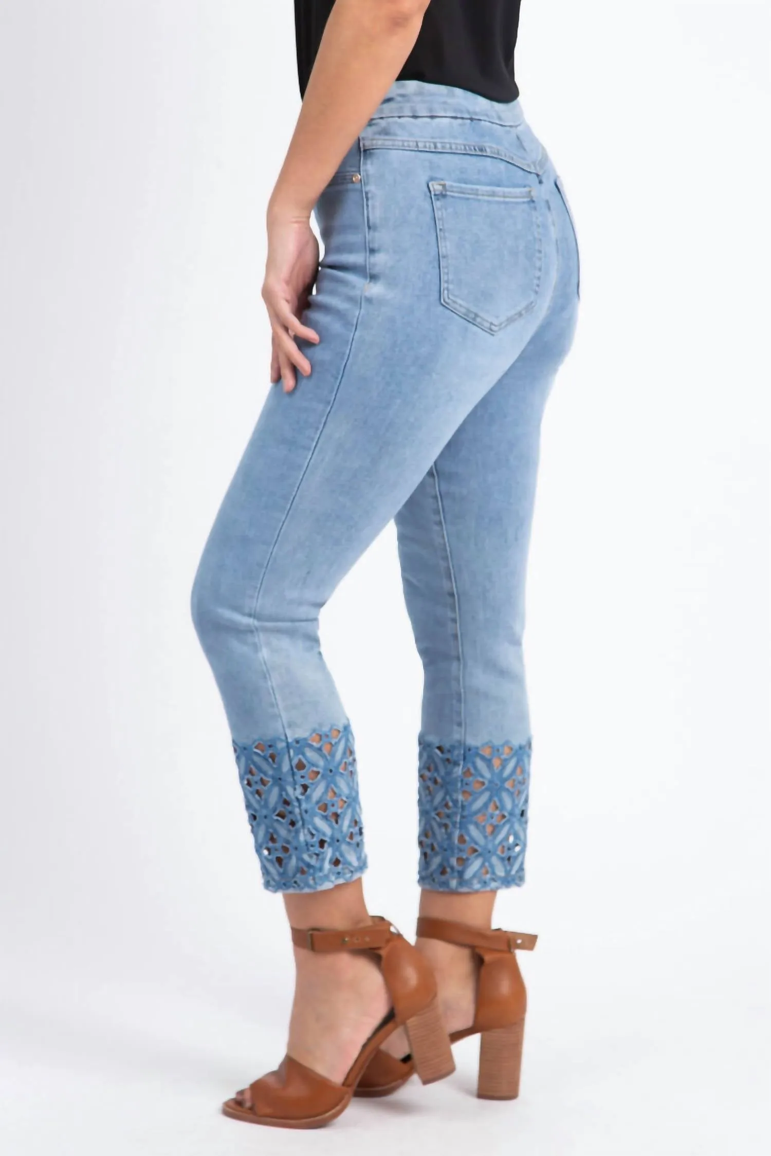 Audrey Cropped Pull On Jeans In Vista Blue
