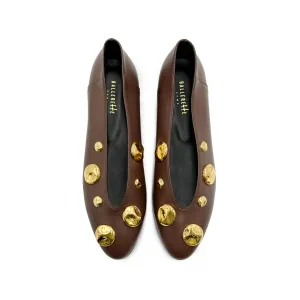 Brown leather ballet flats with V-cut and gold studs