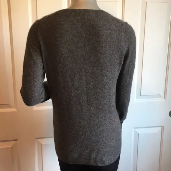 Halogen 100% Cashmere V-Neck Sweater