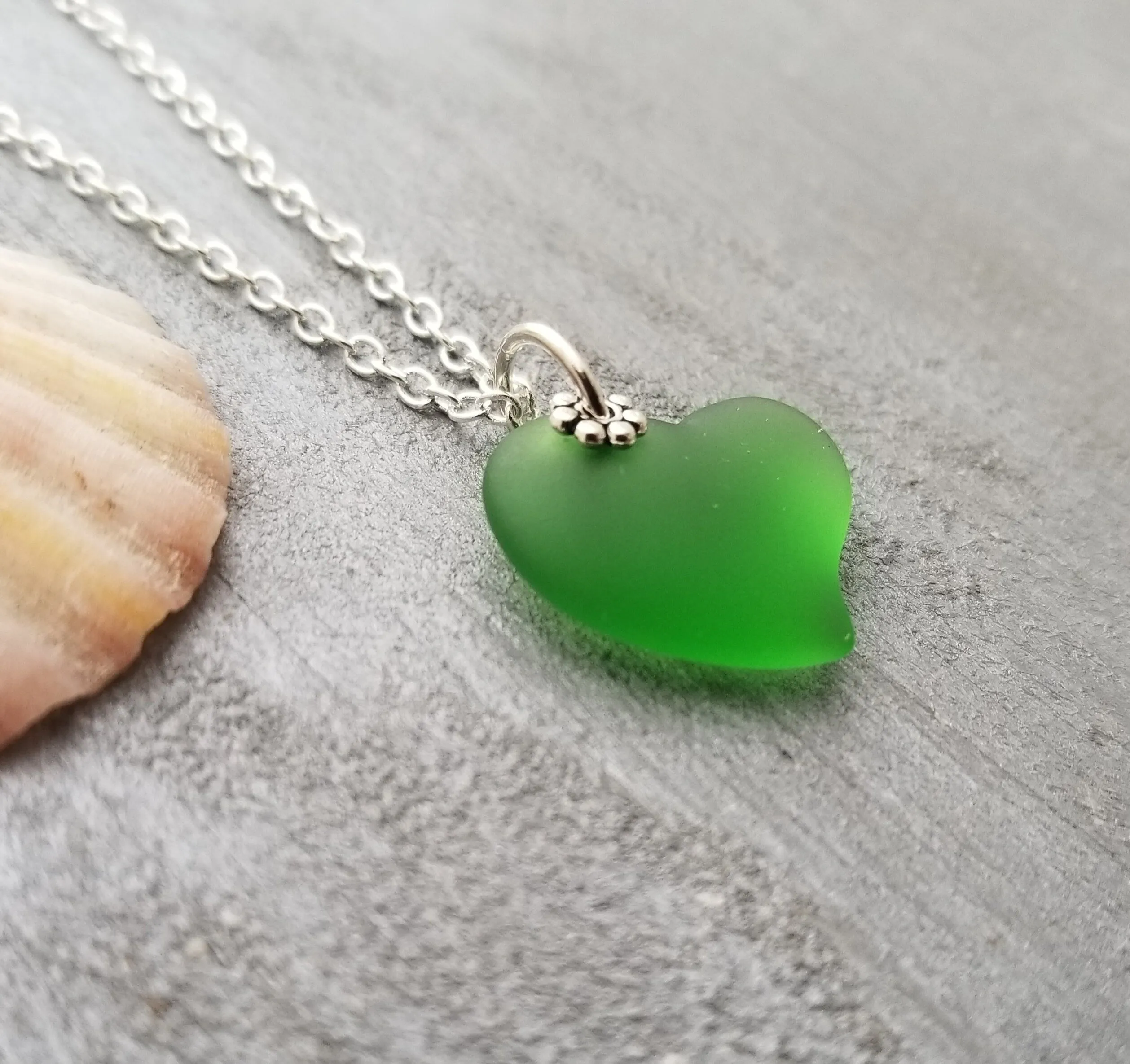 Hawaiian Jewelry Sea Glass Necklace, Emerald Necklace Green Necklace Heart Necklace, Sea Glass Jewelry For Women (May Birthstone Jewelry)