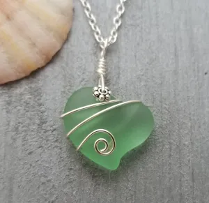 Hawaiian Jewelry Sea Glass Necklace, Wire Peridot Necklace Green Necklace Heart necklace, Sea Glass Jewelry Birthday Gift(August Birthstone)