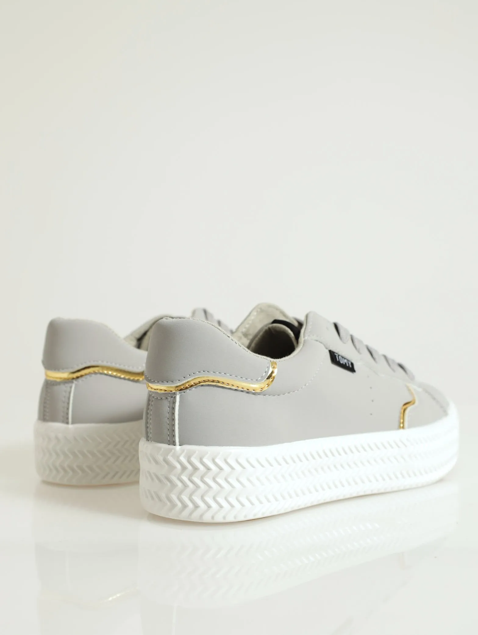 Low Cut Pu Platform Lace-up Metallic Insert Sneaker - Light Grey