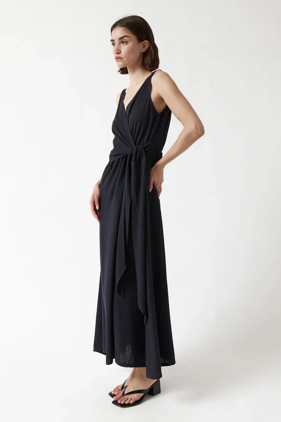 nabiu bao dress in navy