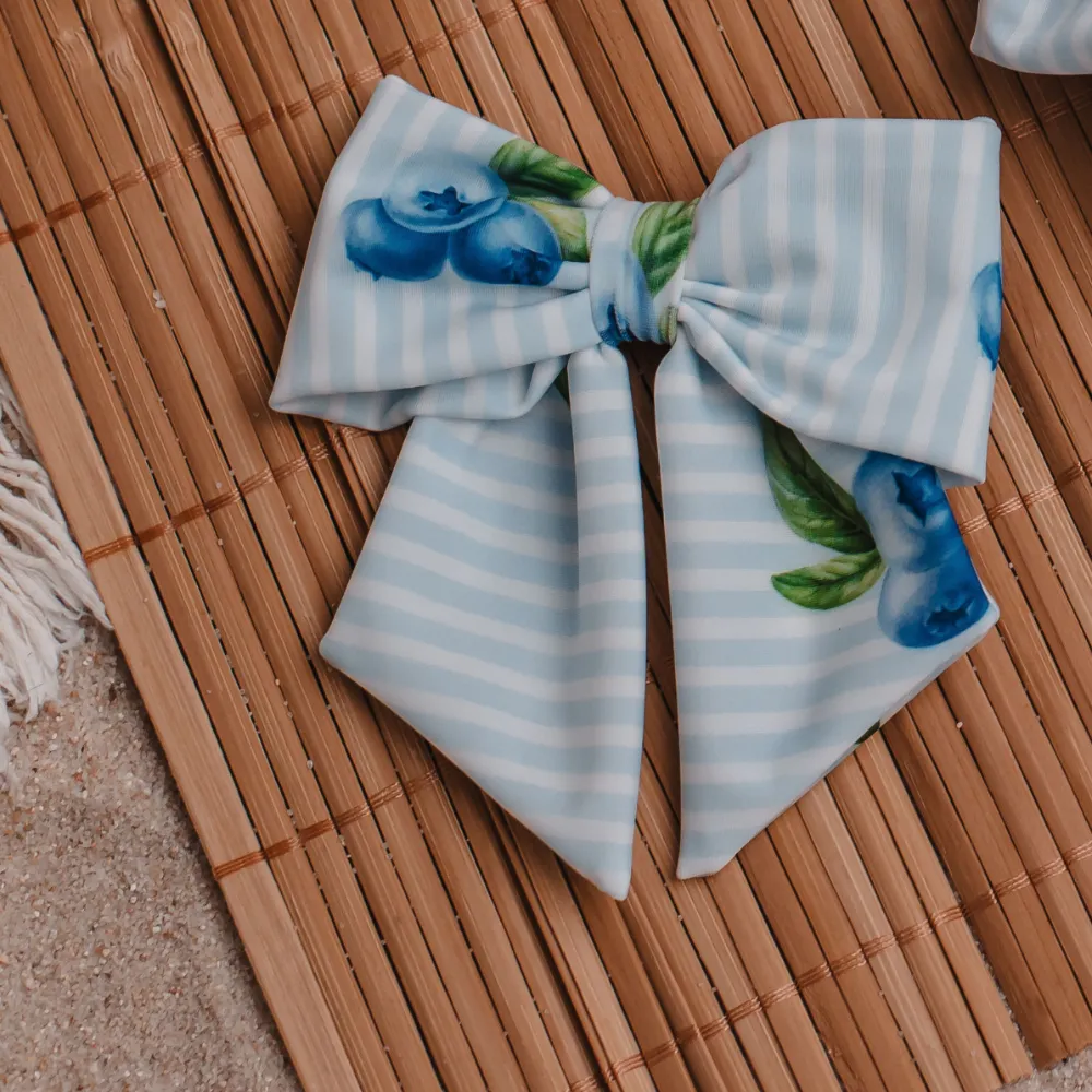 New In Meia Pata Beach Blueberries Bow Hair Clip SS25