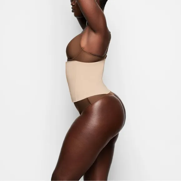 NWT SKIMS Waist Trainer | Clay | Comes with original carrying case