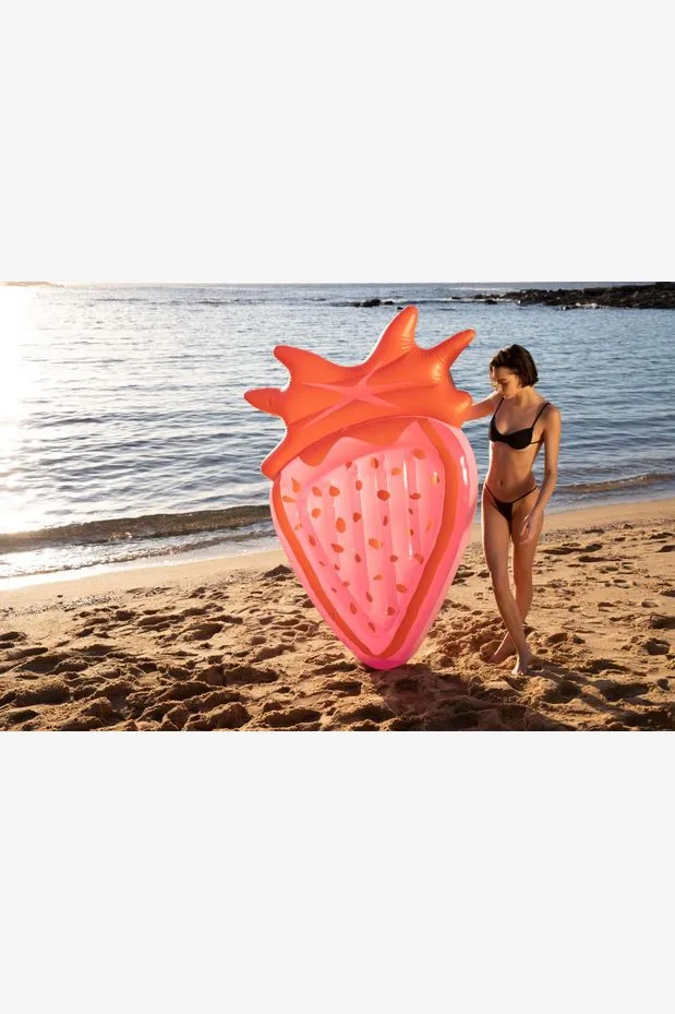 SUNNYLIFE LUXE LIE-ON FLOAT STRAWBERRY PINK BERRY
