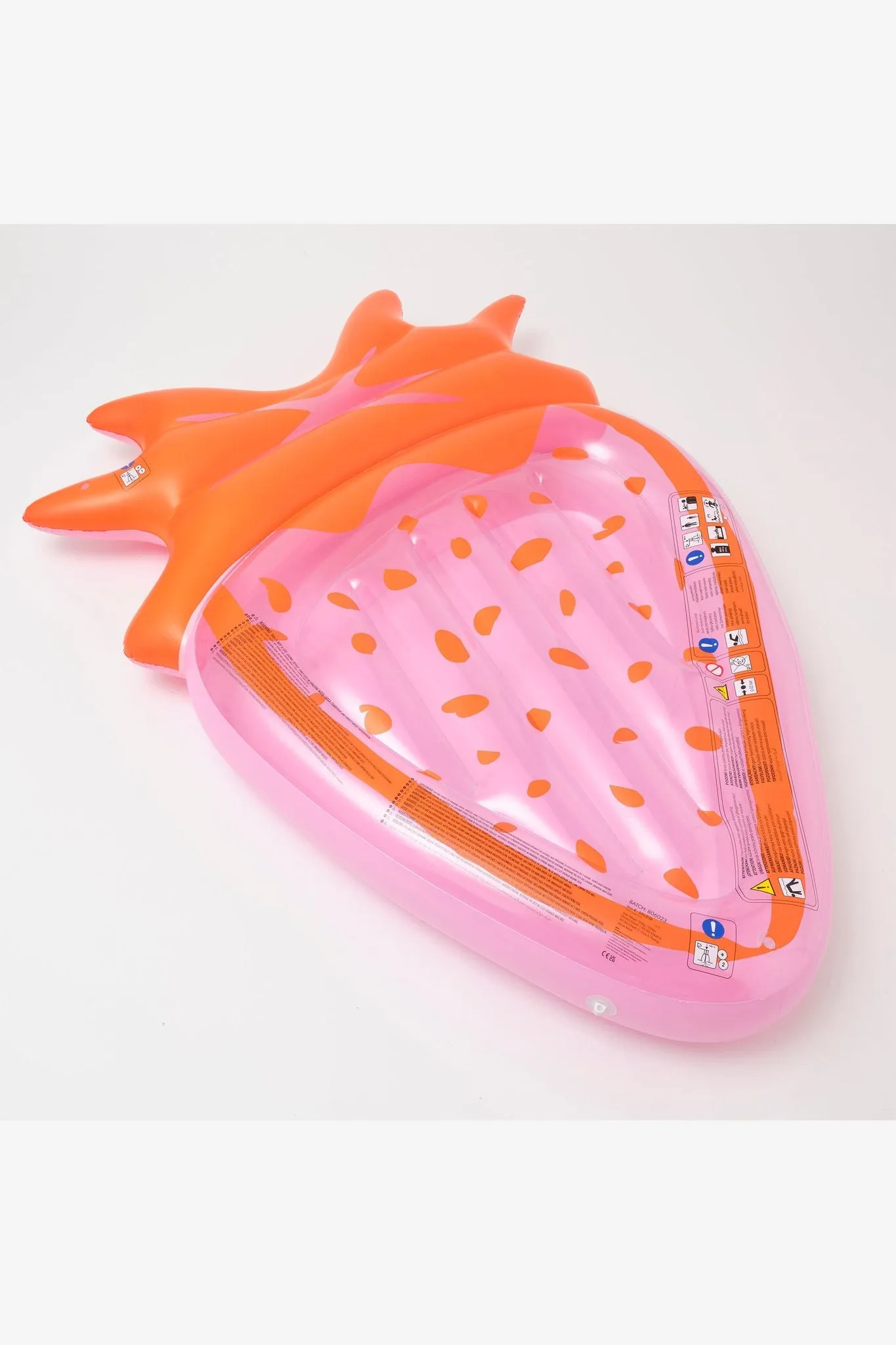 SUNNYLIFE LUXE LIE-ON FLOAT STRAWBERRY PINK BERRY